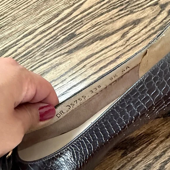 Salvatore Ferragamo Dark Brown Croc-Embossed Heels - Picture 14 of 15